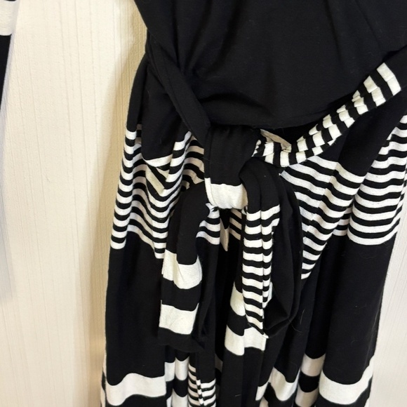 Banana Republic Black and White Stripe Wrap Dress Sz Small - Picture 6 of 7